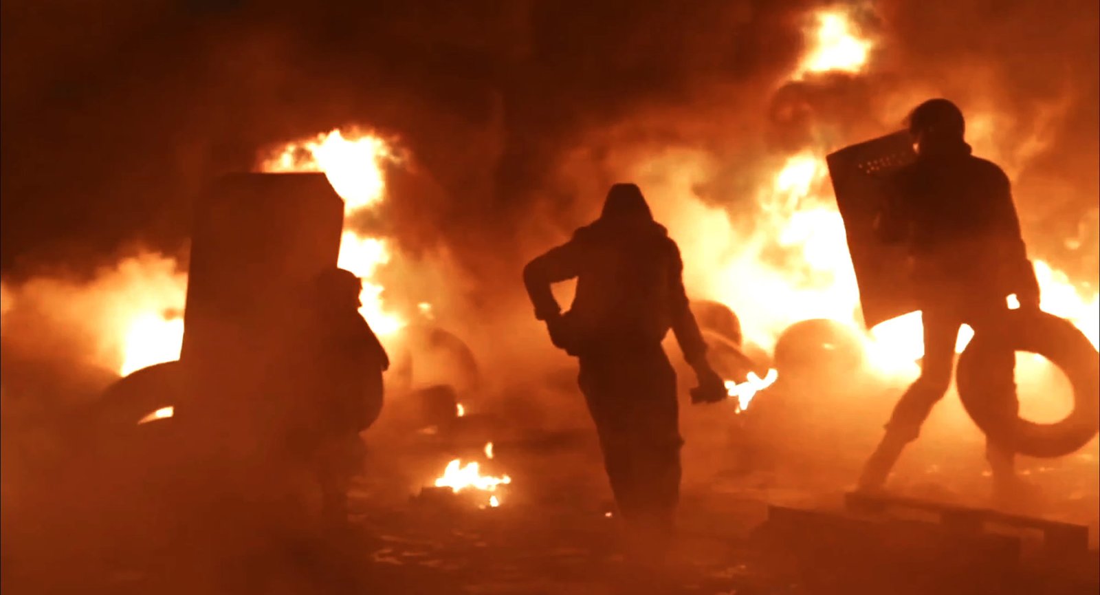 Soon, while the crews were awaiting the arrival of the ship, the body showed symptoms.